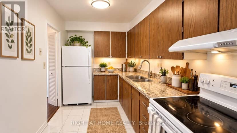 2819 - 1 Massey Square, Toronto, photo 6