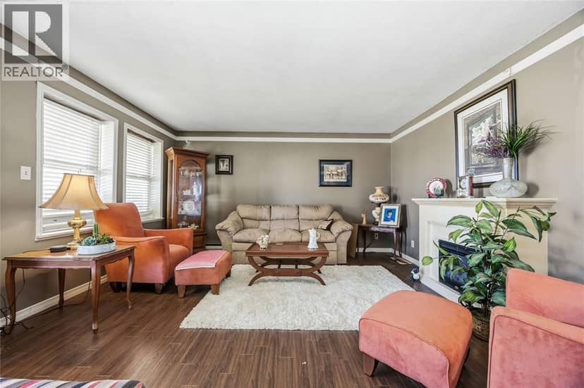 1363 Main Street, St. Clair, photo 5