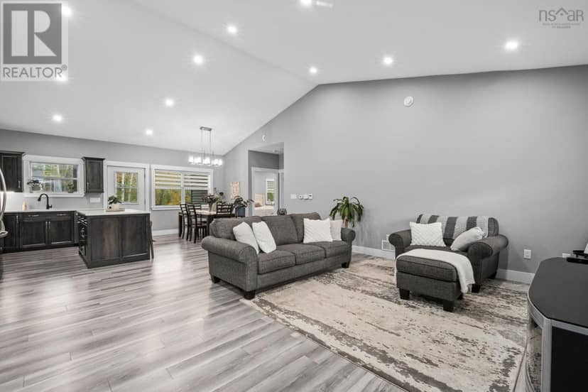 133 Edward Drive, Enfield, photo 3