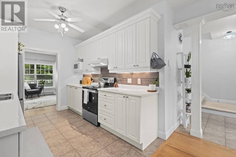 38 Greenside Lane, Hammonds Plains, photo 6