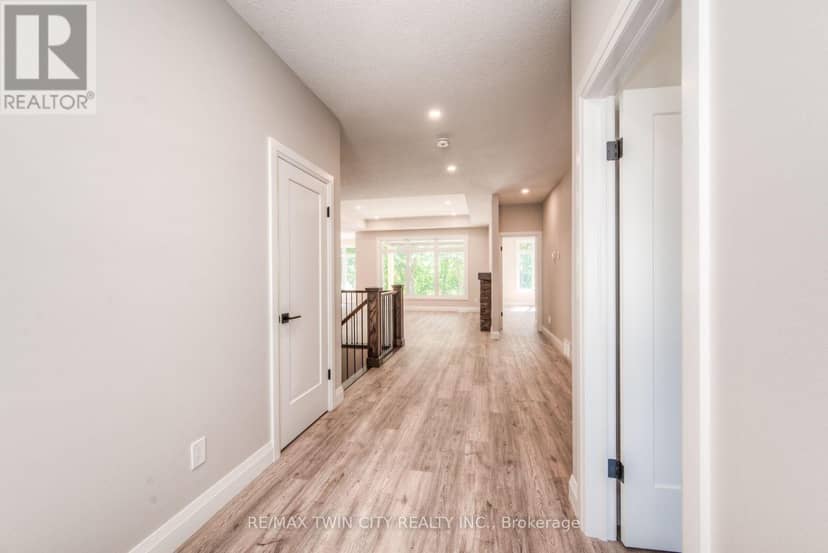24 Tupelo Crescent, Woolwich, photo 8