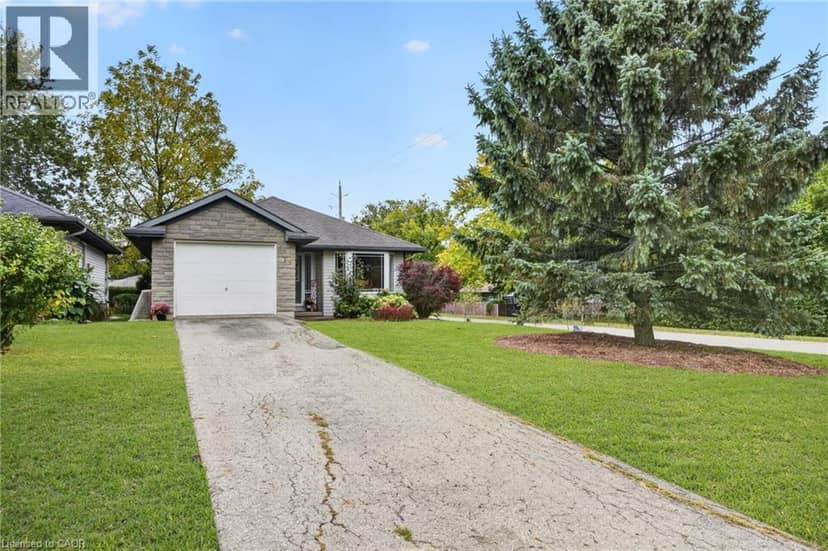 13 BARTON Street, Cayuga, photo 2
