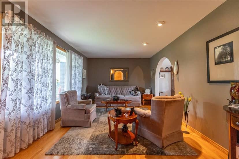 584 Mead Boulevard, Espanola, photo 5