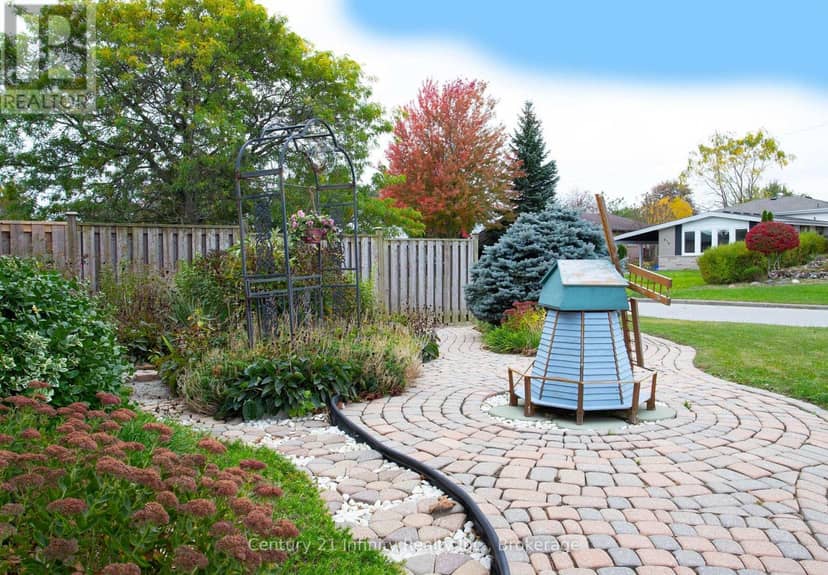 879 Antonio Street, Pickering, photo 4