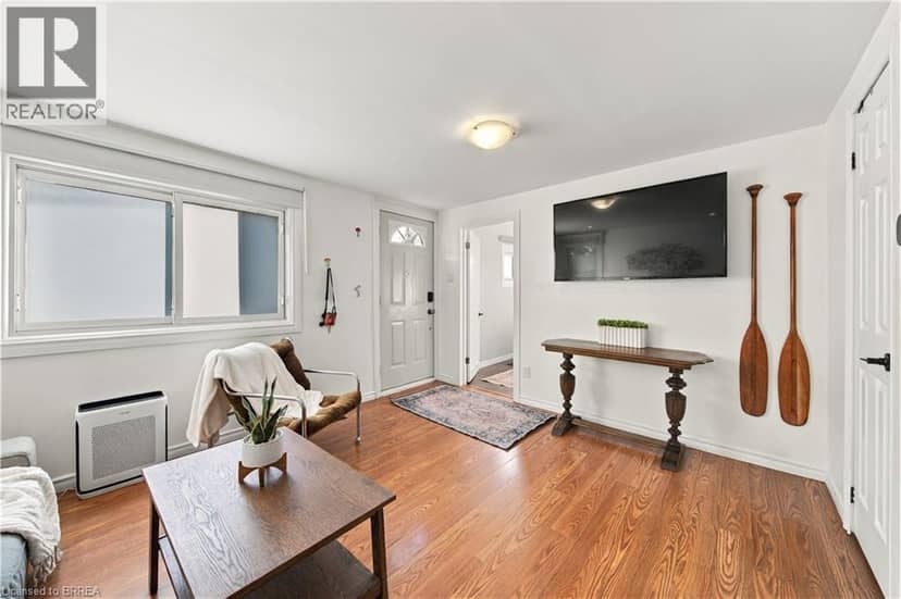 98 DUNDAS Street W, Paris, photo 4