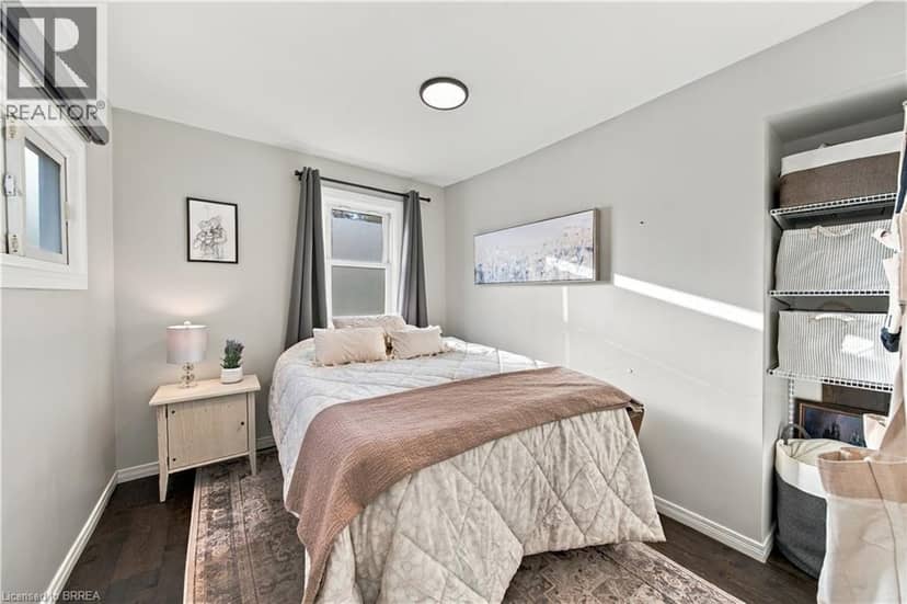 98 DUNDAS Street W, Paris, photo 5