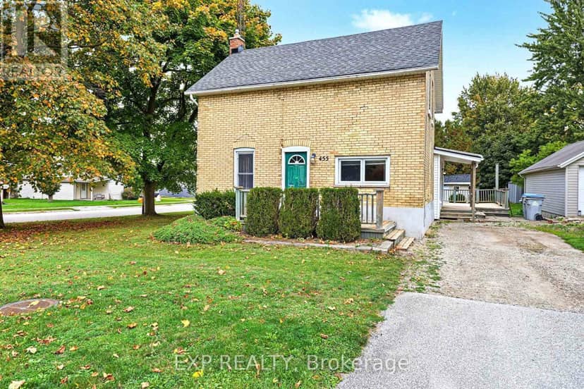 455 Simcoe Street, Warwick