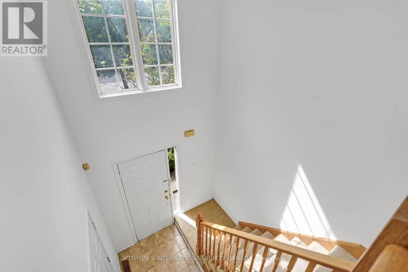 94 Formosa Drive, Richmond Hill, photo 8