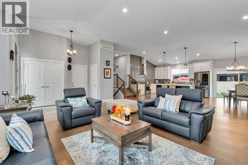 1343 Clearwater Avenue, Windsor, photo 3