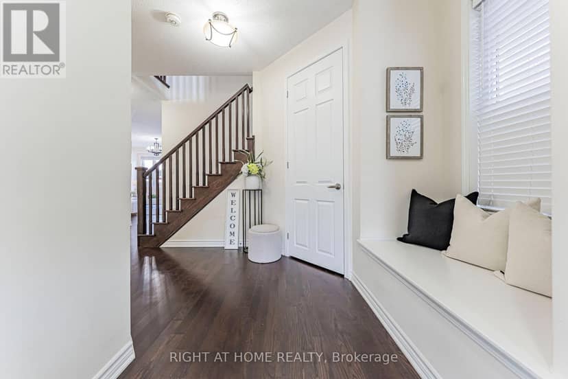 1249 Leger Way, Milton, photo 4