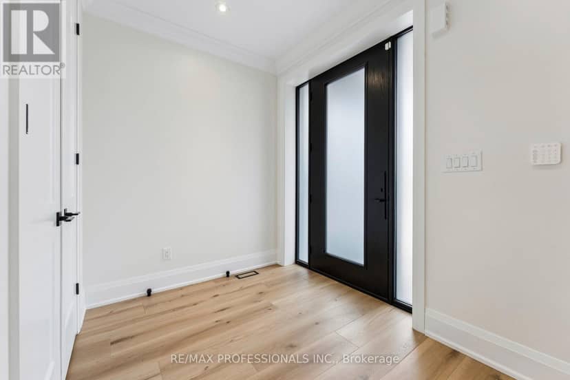 7 Ranwood Drive, Toronto, photo 4