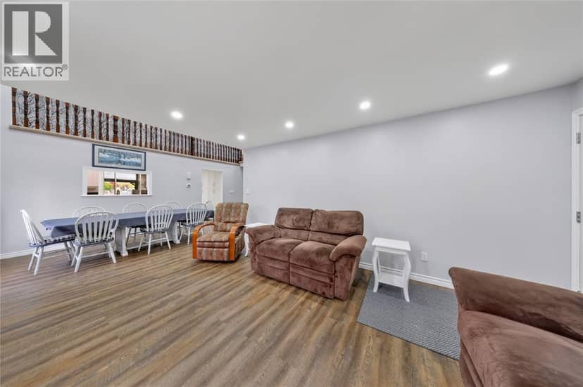4076 Florence Avenue, Petrolia, photo 5