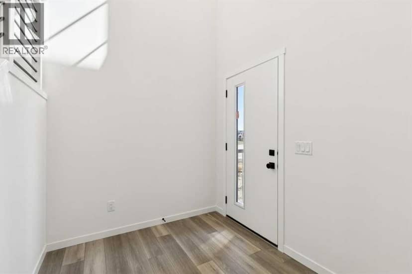 118 Creekstone Place SW, Calgary, photo 2