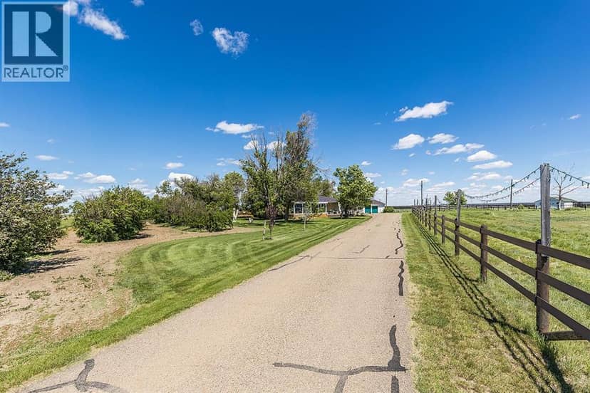 14017 Range Road 65, Rural Cypress County