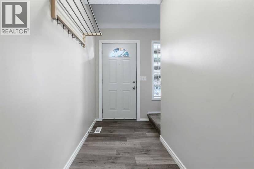 103, 760 Railway Gate SW, Airdrie, photo 5