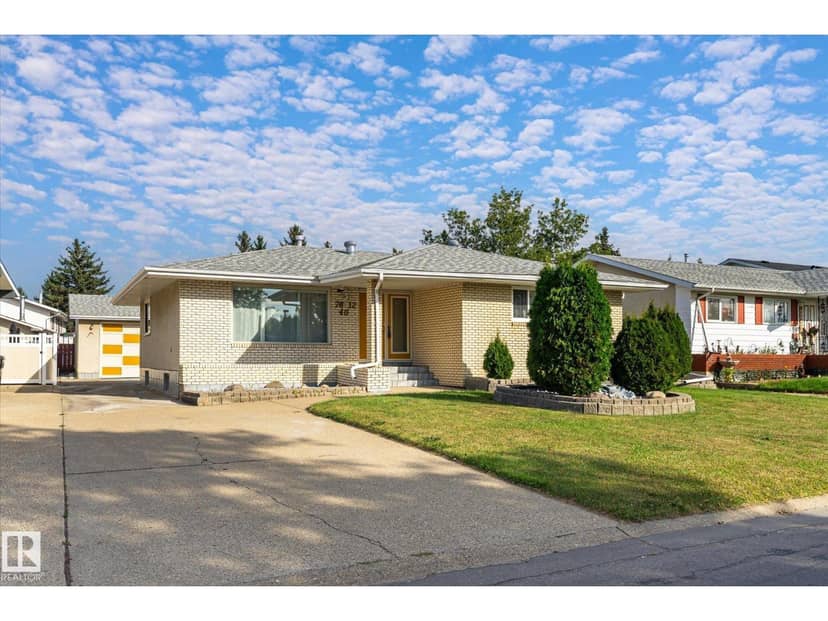 7612 40 AV NW, Edmonton