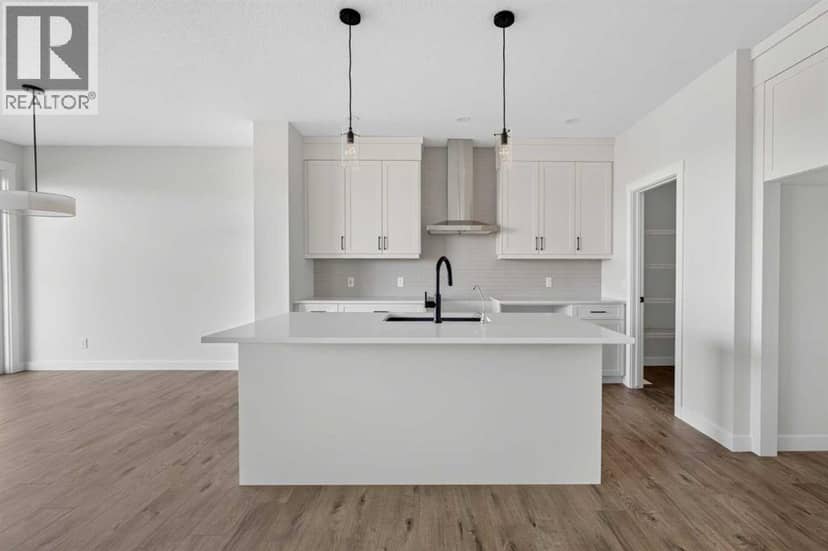77 Royston Gardens NW, Calgary, photo 7