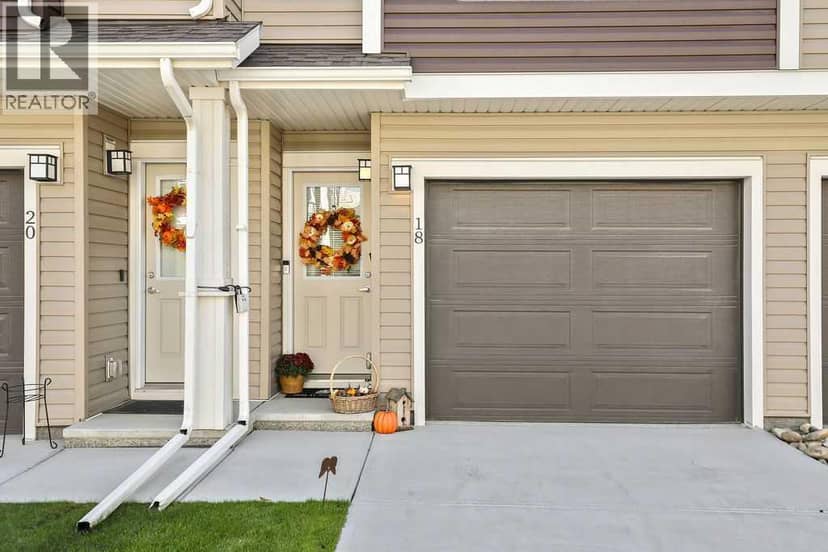 18 Legacy Path SE, Calgary, photo 2