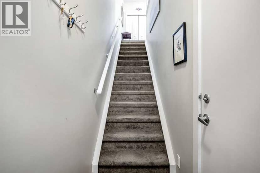 18 Legacy Path SE, Calgary, photo 5