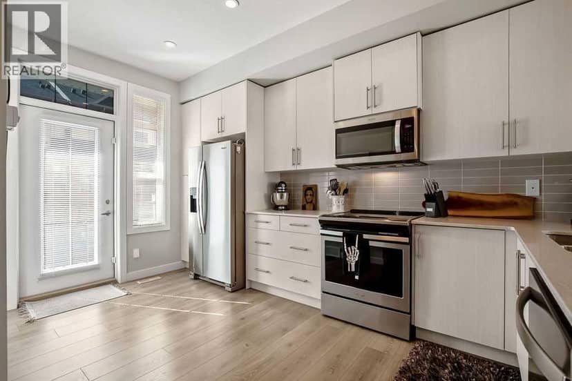 18 Legacy Path SE, Calgary, photo 6