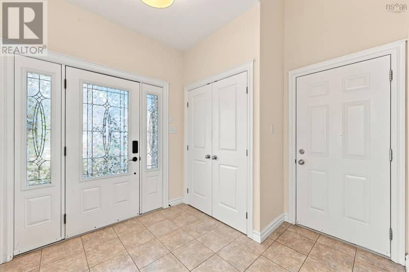122 Windridge Lane, Bedford South, photo 2
