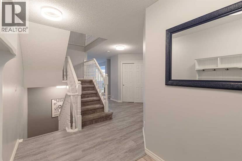7 Richelieu Court SW, Calgary, photo 3