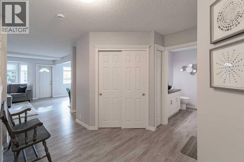 7 Richelieu Court SW, Calgary, photo 4