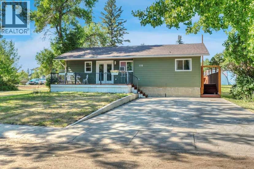 118 3rd Avenue E, Rockyford, photo 2