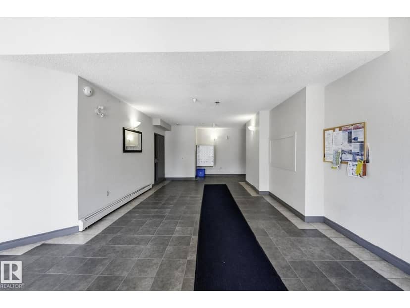 11446 40 AV NW NW, Edmonton, photo 2