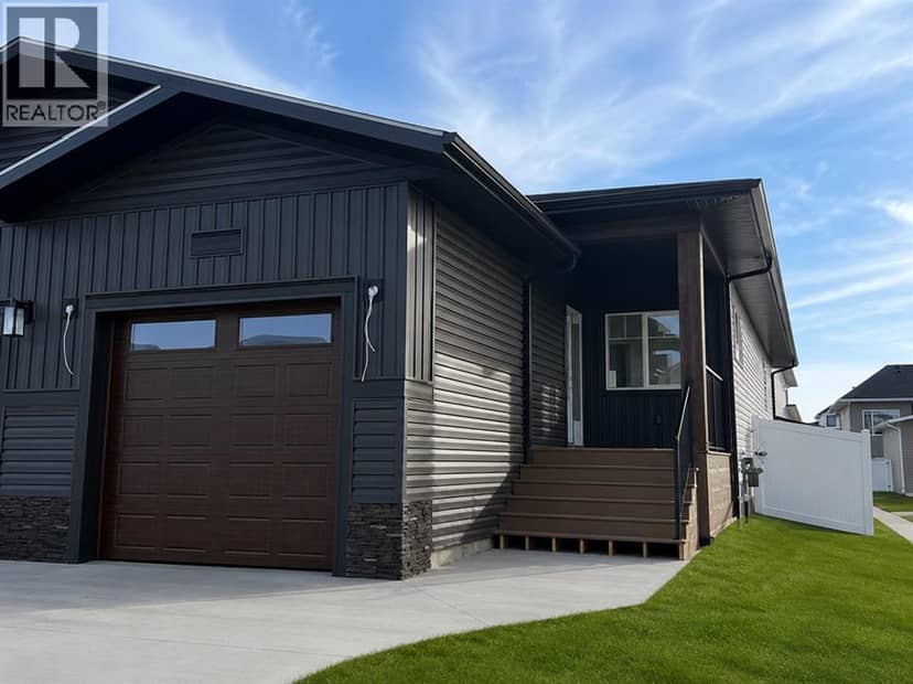 83 Gray Close, Sylvan Lake, photo 2