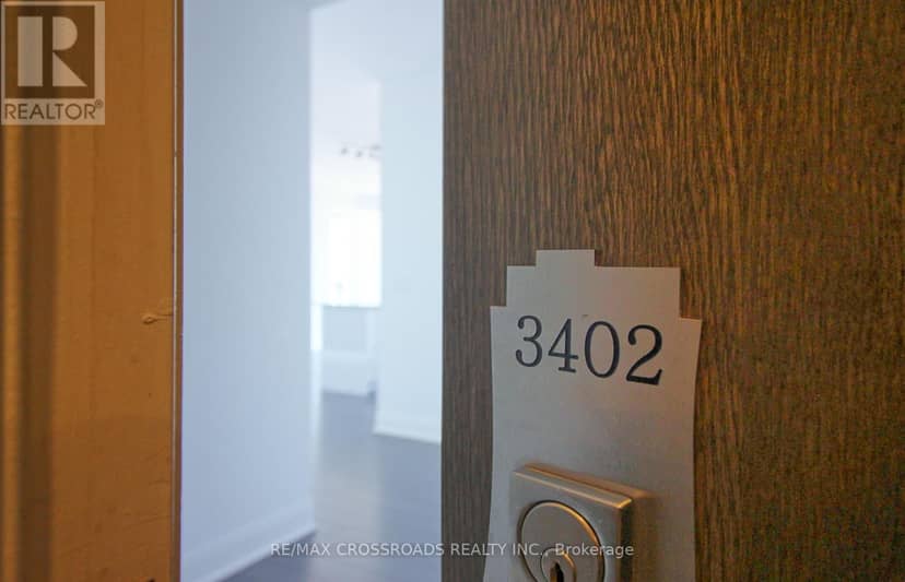 3402 - 2900 Highway 7, Vaughan, photo 2