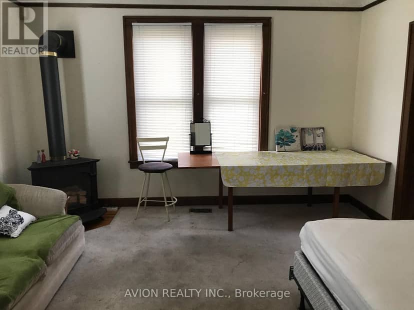 3095 Peter Street, Windsor, photo 2