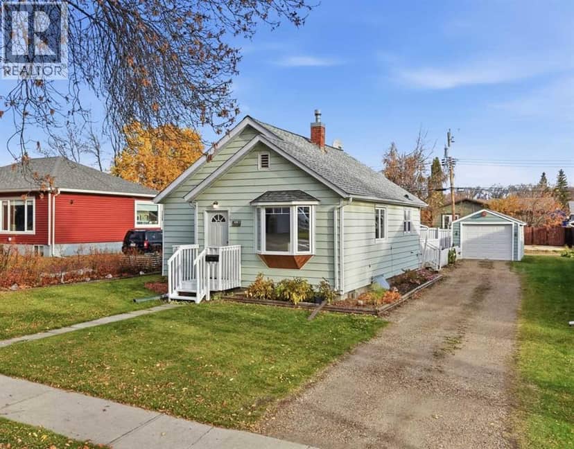 5112 47 Avenue, Ponoka