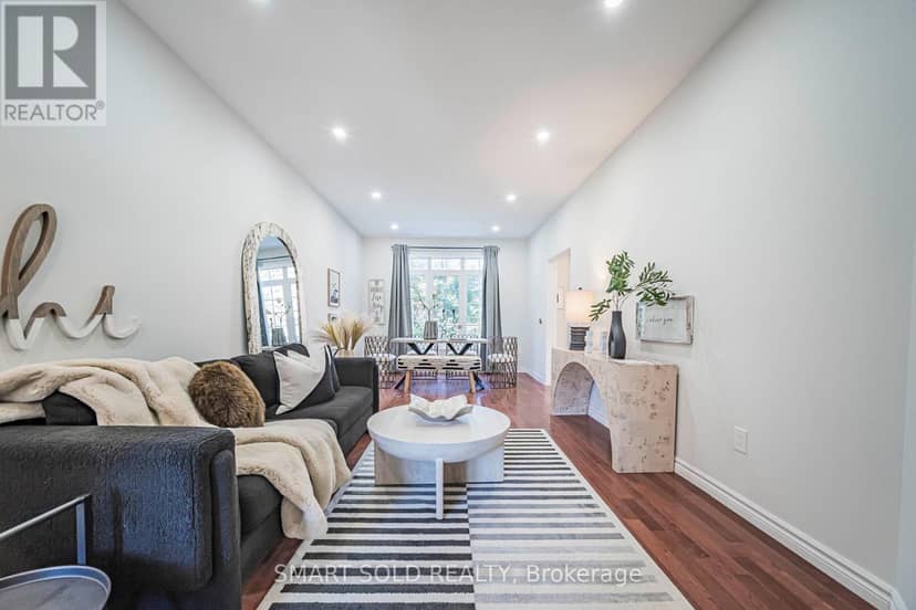 82 Ballymore Drive, Aurora, photo 8