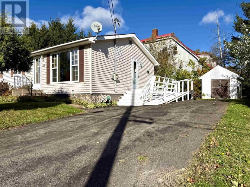 10 Chapel Street, Springhill