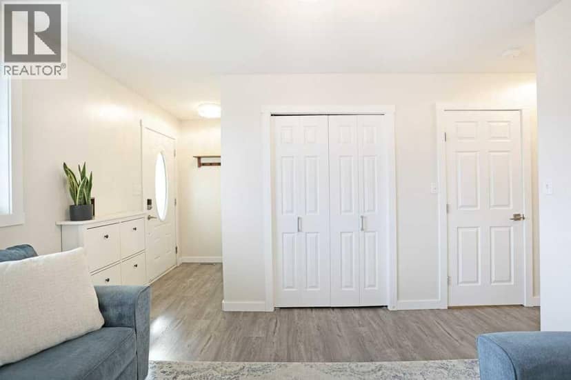 367 16 Street E, Brooks, photo 5