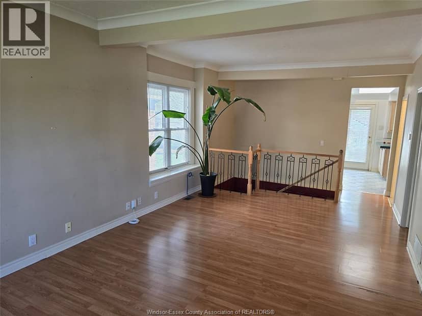 3515 Sandwich Street, Windsor, photo 5