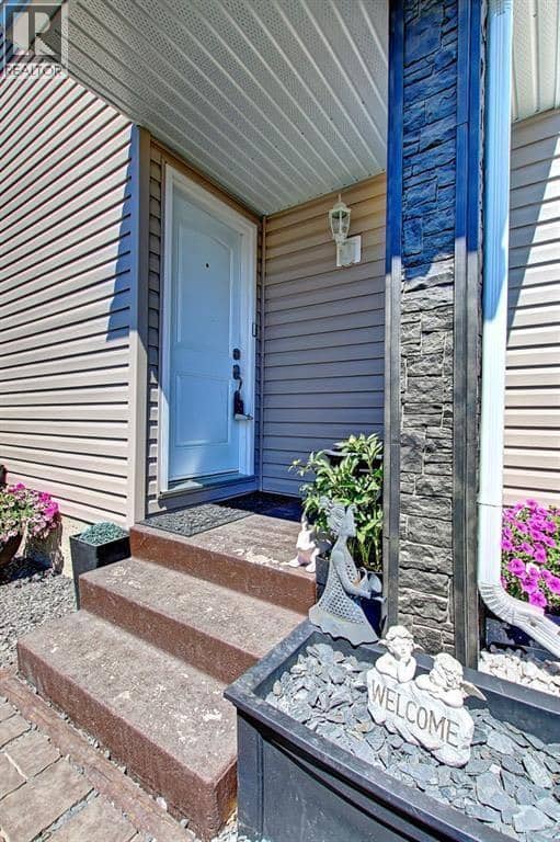4111 58 Street NE, Calgary, photo 2