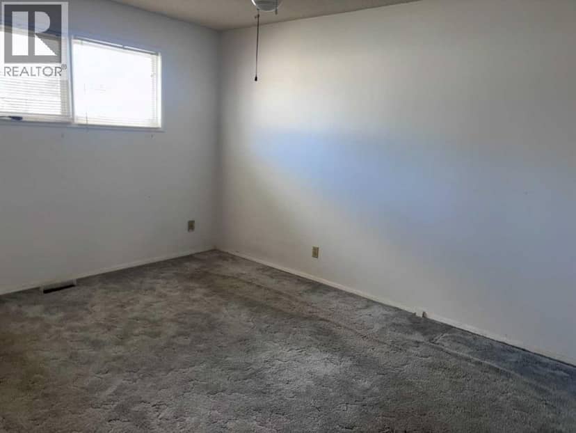 409 Centre Avenue NE, Milk River, photo 6