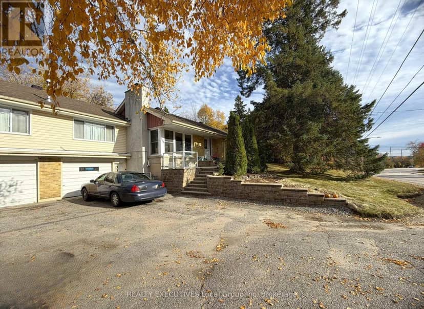 978 Main Street N, Callander, photo 3