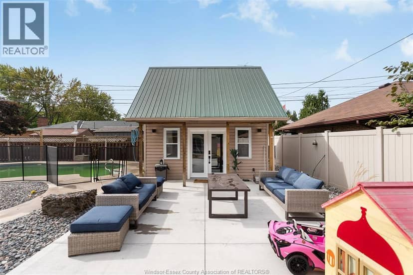 2767 Buckingham, Windsor, photo 4