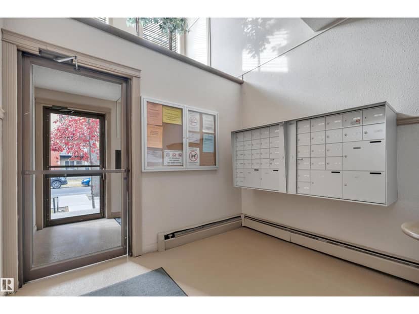 #006 10520 80 AV NW, Edmonton, photo 5