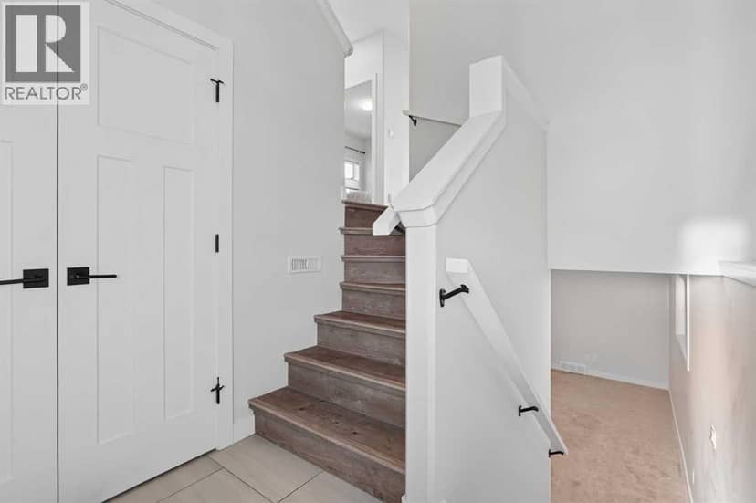 1369 Pacific Circle W, Lethbridge, photo 3