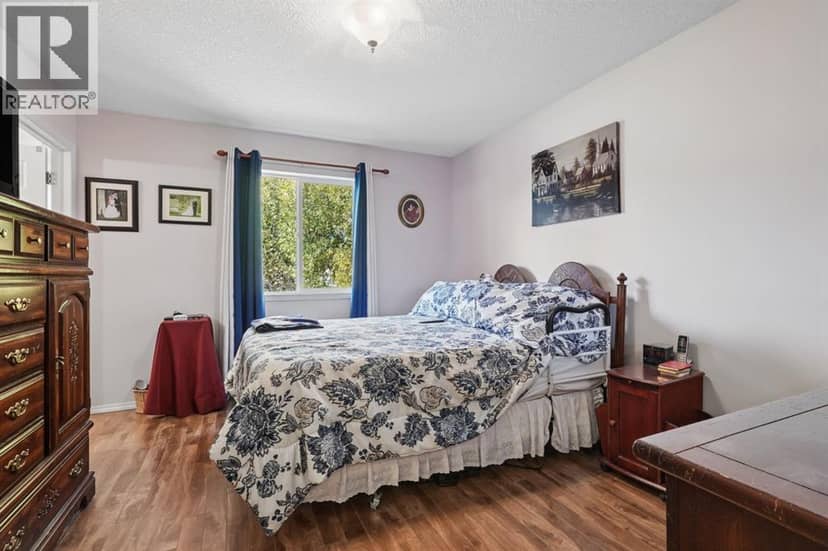 246 Fairmont Boulevard S, Lethbridge, photo 8