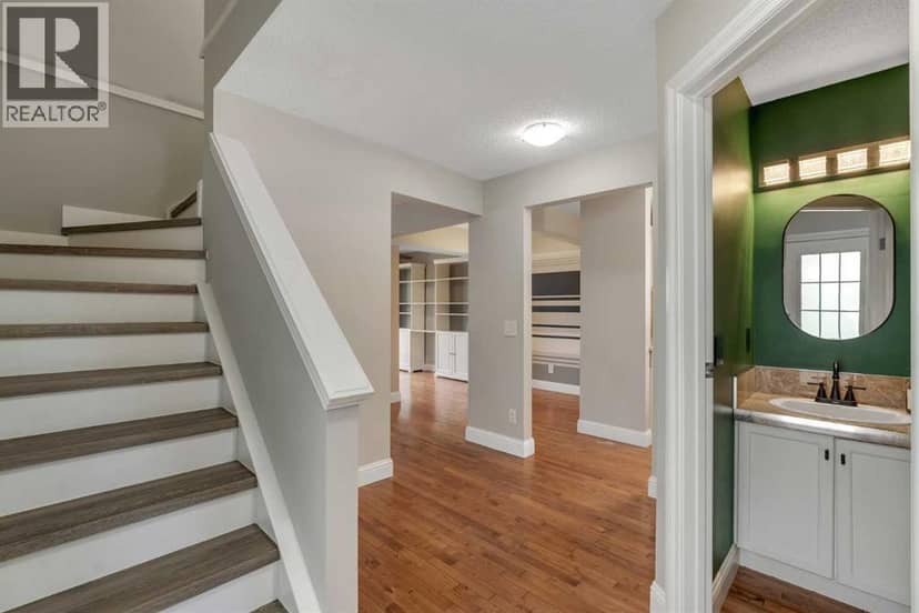 1205 Signal Hill Green SW, Calgary, photo 3