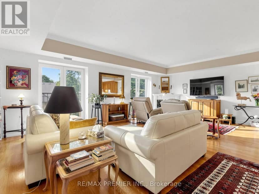 #301 - 30 Anglesey Boulevard, Toronto, photo 2