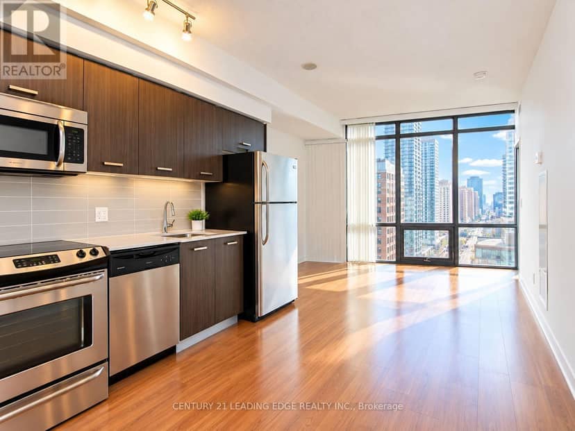 1009 - 832 Bay Street, Toronto