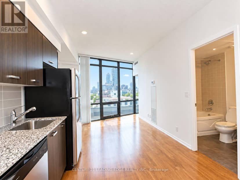 1009 - 832 Bay Street, Toronto, photo 2