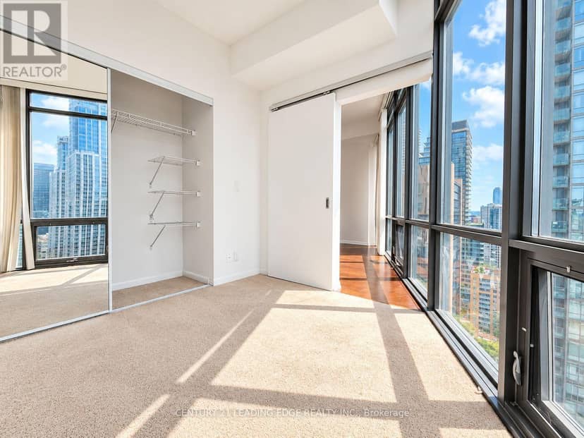 1009 - 832 Bay Street, Toronto, photo 8