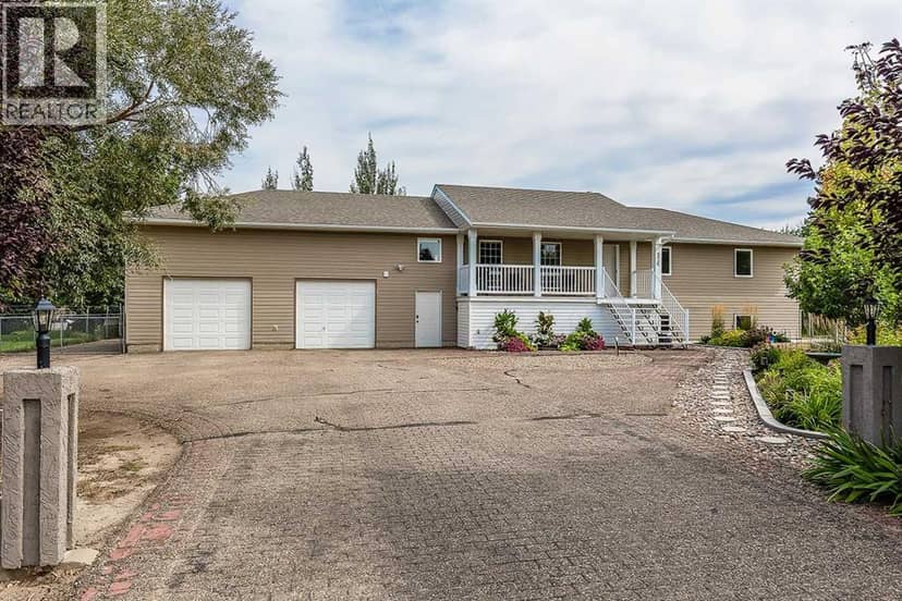 526 12 Street, Dunmore, photo 2
